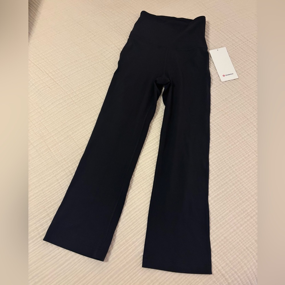 Lululemon Athletica Groove SHR Crop 23" Black Leggings